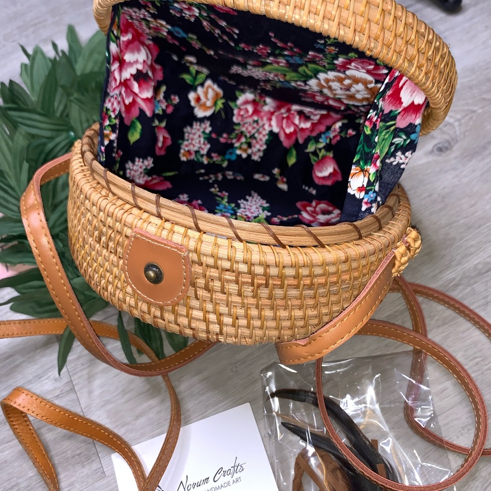 Novum Crafts Finest Handmade Art Rattan bags - Picture 6 of 8
